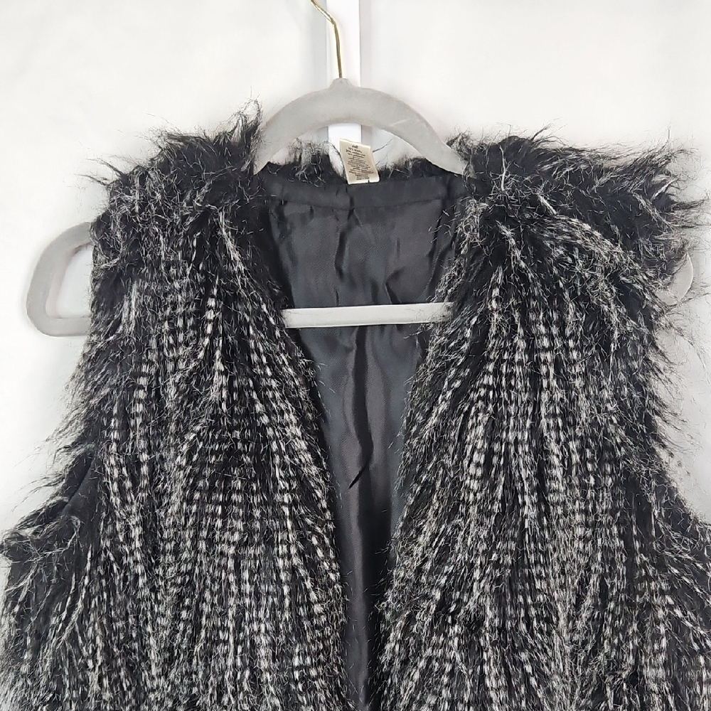 Belle Bird Elegant Black & Gray Faux Fur Vest Size Large - Picture 3 of 7
